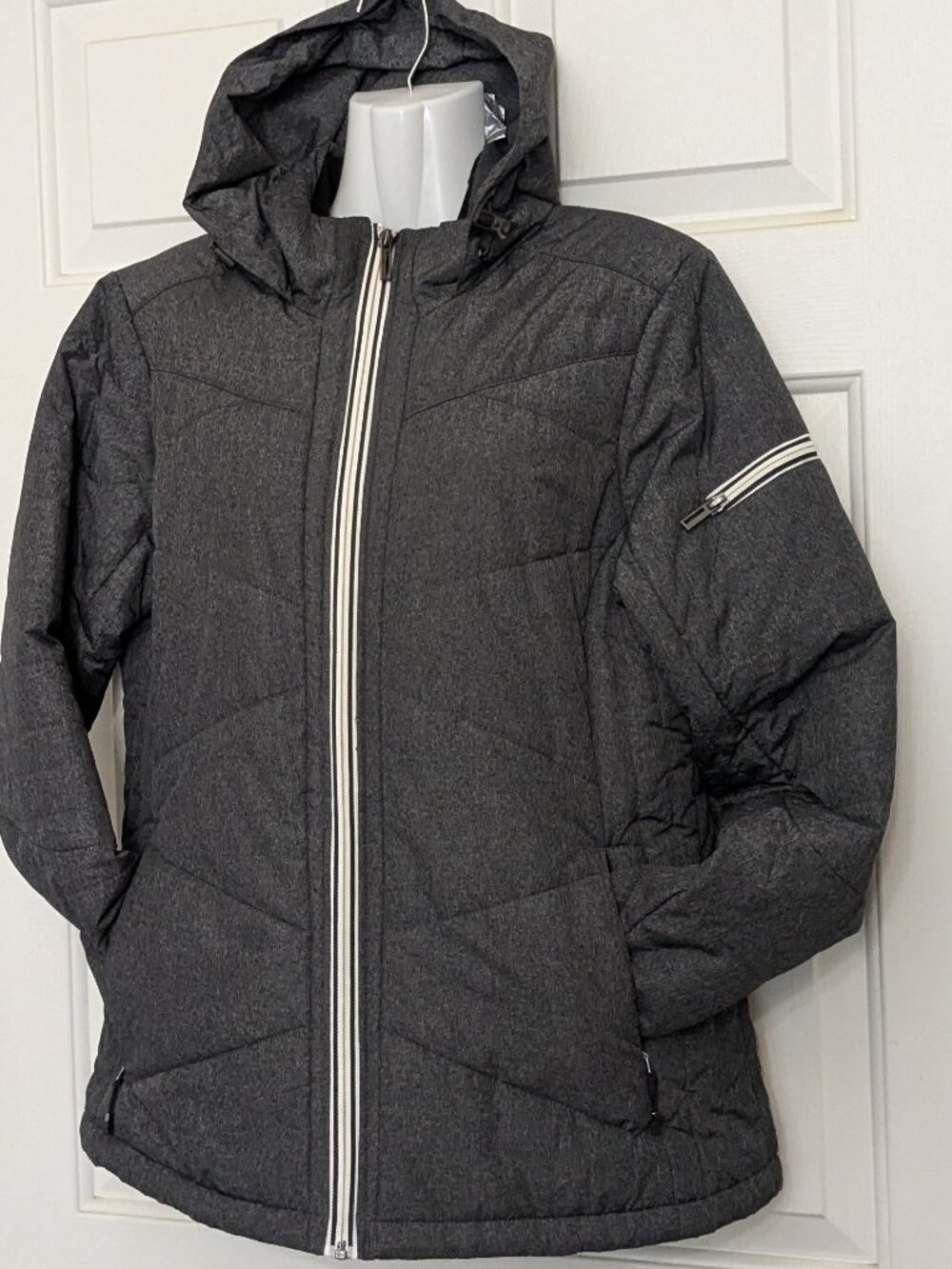 North End Sport Jacket Women's M Gray Hooded Quilted Puffer Insulated Pockets .